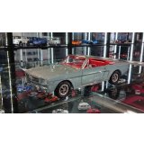 auto world 1:18 1965 American Muscle Collection Ford Mustang Convertible Silver Gray
