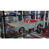 auto world 1:18 1965 American Muscle Collection Ford Mustang Convertible Silver Gray