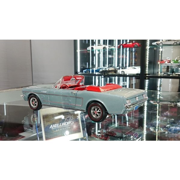 画像3: auto world 1:18 1965 American Muscle Collection Ford Mustang Convertible Silver Gray