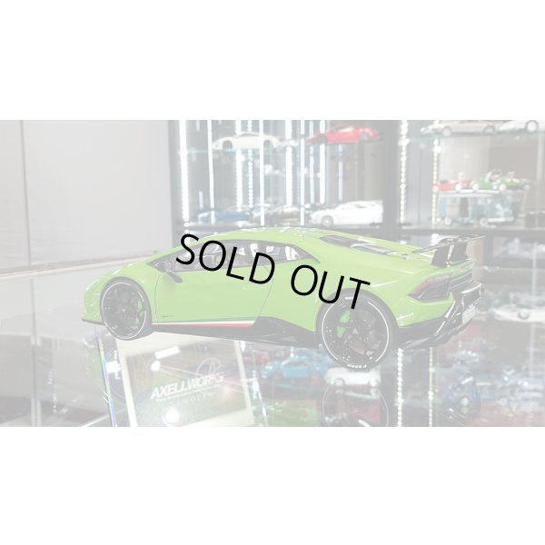 画像3: Autoart 1/18 Lamborghini Huracan Perfprmante Verde Mantis/Pearl Effect Green
