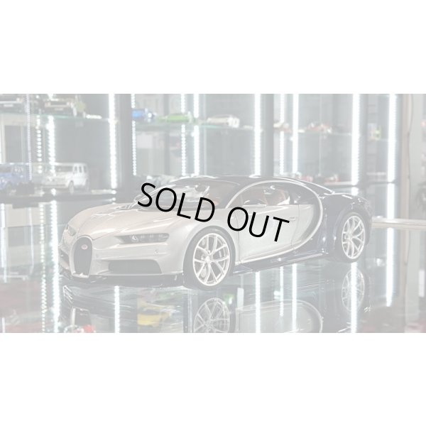 画像1: Autoart 1/18 BUGATTI Chiron Silver/Dark Blue