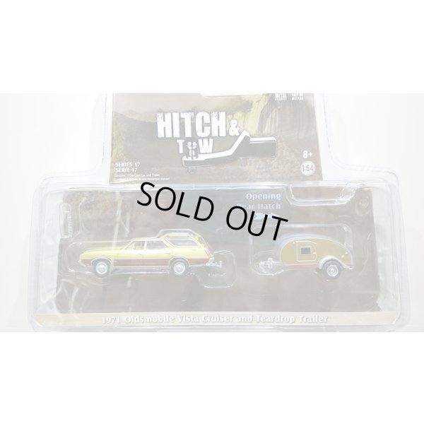 画像1: GREEN LiGHT 1:64 HITCH&TOW Series 17 '71 Oldsmobile Vista Cruiser and Teardrop Trailer