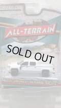 GREEN LIGHT 1:64 ALL TERRAIN Series 8 '17 CHEVROLET SILVERADO RALLY 2