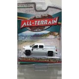 GREEN LIGHT 1:64 ALL TERRAIN Series 8 '17 CHEVROLET SILVERADO RALLY 2
