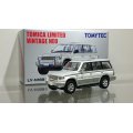 TOMYTEC 1/64 Mitsubishi Pajero Mid Roof Wide Super Exceed Z Silver / White