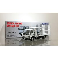 TOMYTEC 1/64 Limited Vintage ISUZU ELF Safety Loader Hanamidai Motor Big Wide White