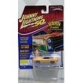 Johnny Lightning 1:64 Muscle Cars USA - Release 20-B '70 Plymouth Barracuda(Dirty) Lemon Twist w/Flat Black