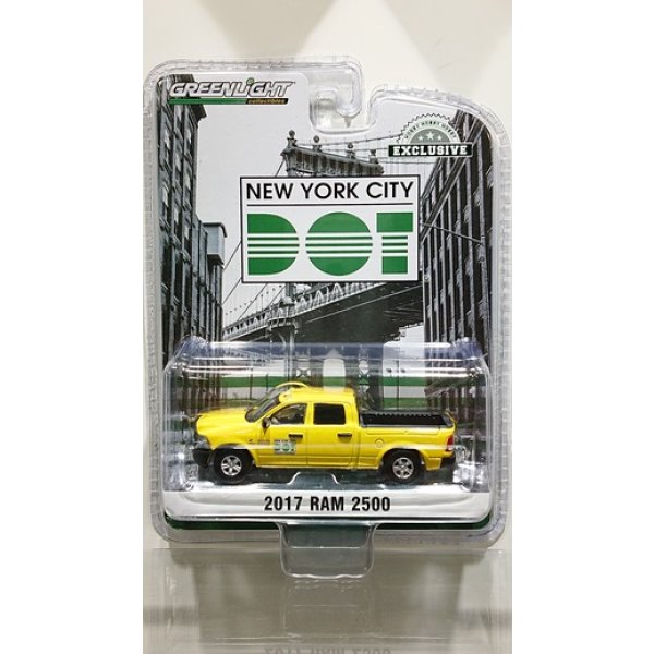 画像1: GREEN LiGHT EXCLUSIVE 1/64 '17 Ram 2500 - New York City DOT Brooklyn Street Maintenance