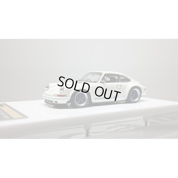 画像1: VISION 1/43 Singer Porsche 911(964) Coupe Ivory White "Newcastel" Limited 35 pcs.