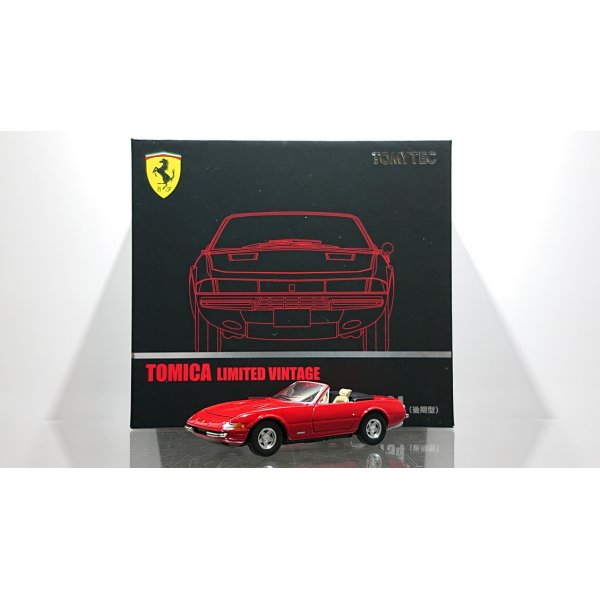 画像1: TOMYTEC 1/64 Limited Vintage Ferrari 365 GTS4 "Daytona Spider" Red