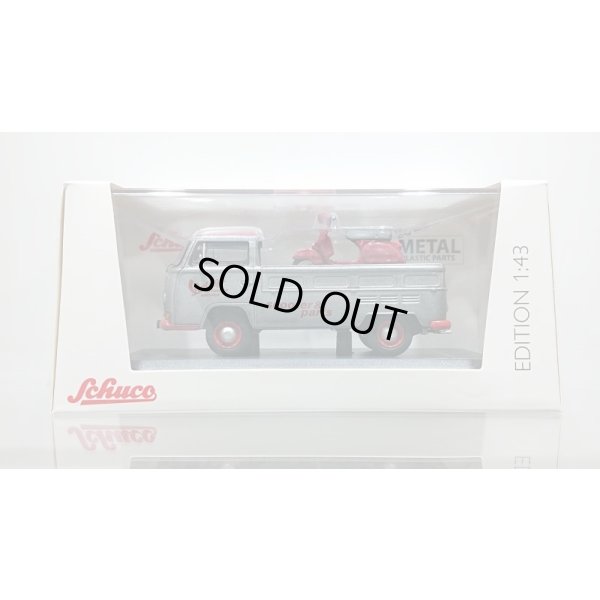 画像1: Schuco 1/43 VW T2a "VINTAGE SCOOTER SERVICE" with Vespa PX