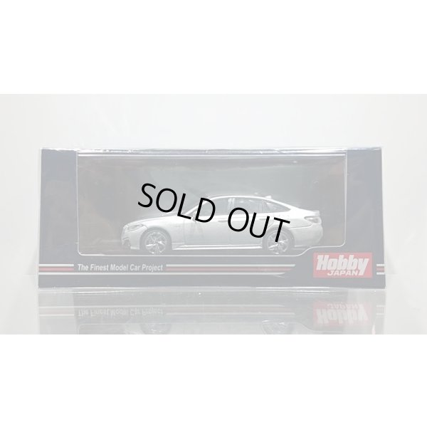 画像1: Hobby Japan 1/64 Toyota Crown 2.5L RS Advanced Hybrid Precious Silver