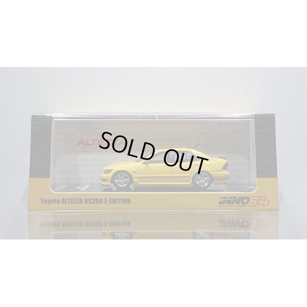 画像1: INNO Models 1/64 Toyota Altezza RS200 Yellow (Japan limited model)