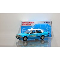 TOMYTEC 1/64 Limited Vintage Hong Kong Taxi Toyota Crown Comfort (Lantau Island) Blue