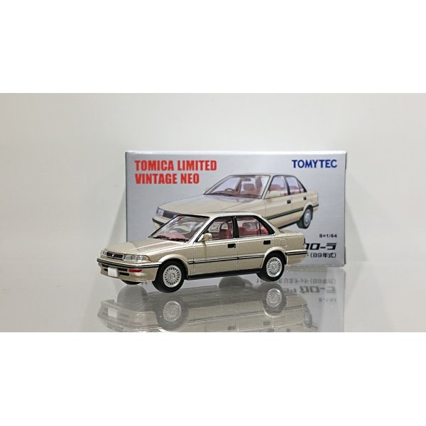 画像1: TOMYTEC 1/64 Limited Vintage NEO Toyota Corolla 1500SE Limited Beige