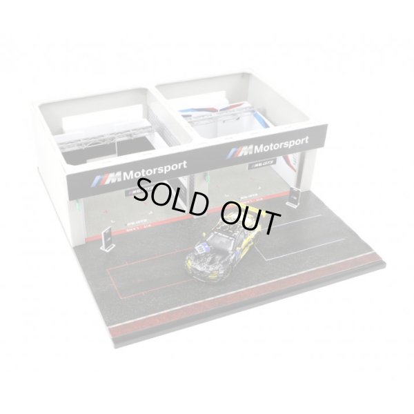 画像2: Tarmac Works 1/64 Diorama - BMW Pitbox + BMW M6 GT3 Nurburgring 24h 2016