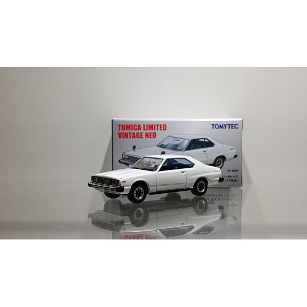 画像1: TOMYTEC 1/64 Limited Vintage NEO Nissan Skyline Hardtop 2000GT-EX '77 White