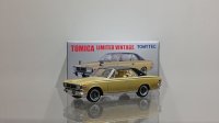 TOMYTEC 1/64 Limited Vintage Toyopet Crown Hardtop Super Deluxe '70 Gold / Black