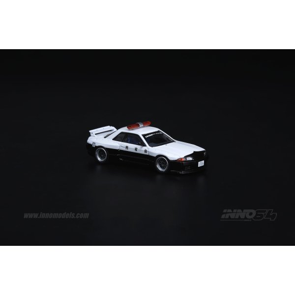 画像2: INNO Models 1/64 Skyline GT-R (R32) "PANDEM ROCKET BUNNY" Japan Police Livery Drift Car