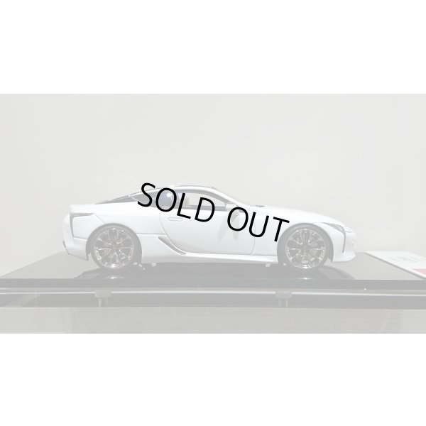 画像5: EIDOLON Lexus LC500 "L Package" 2017 White Nova Glass Flake (Breezy Blue Interior)