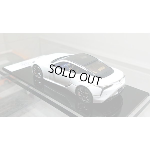 画像12: EIDOLON Lexus LC500 "L Package" 2017 White Nova Glass Flake (Breezy Blue Interior)