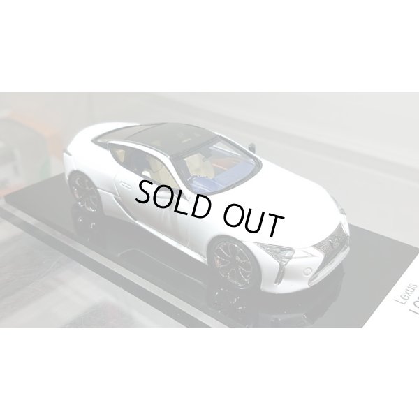 画像11: EIDOLON Lexus LC500 "L Package" 2017 White Nova Glass Flake (Breezy Blue Interior)