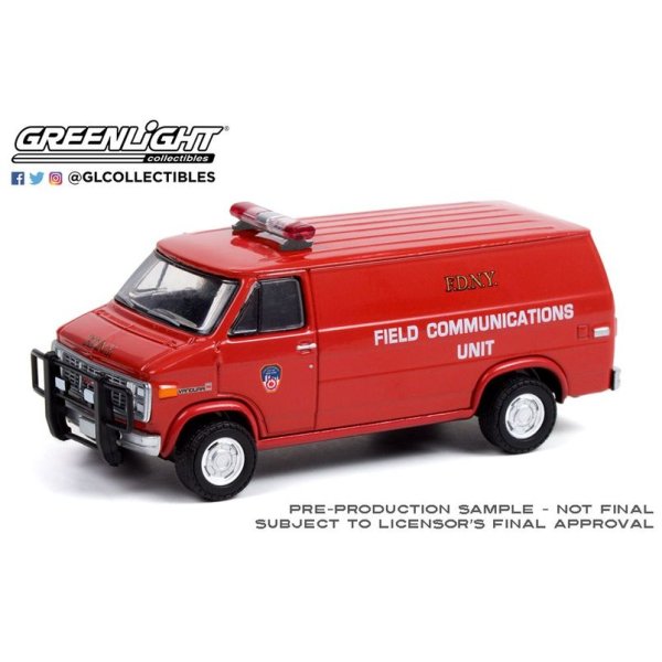 画像2: GREEN LiGHT EXCLUSIVE 1/64 1989 GMC Vandura FDNY The Official Fire Department City of New York Field Communications Unit