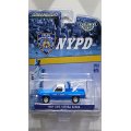 GREEN LiGHT EXCLUSIVE 1/64 1987 GMC Sierra K2500 with Drop in Tow Hook --New York City Police Dept (NYPD)