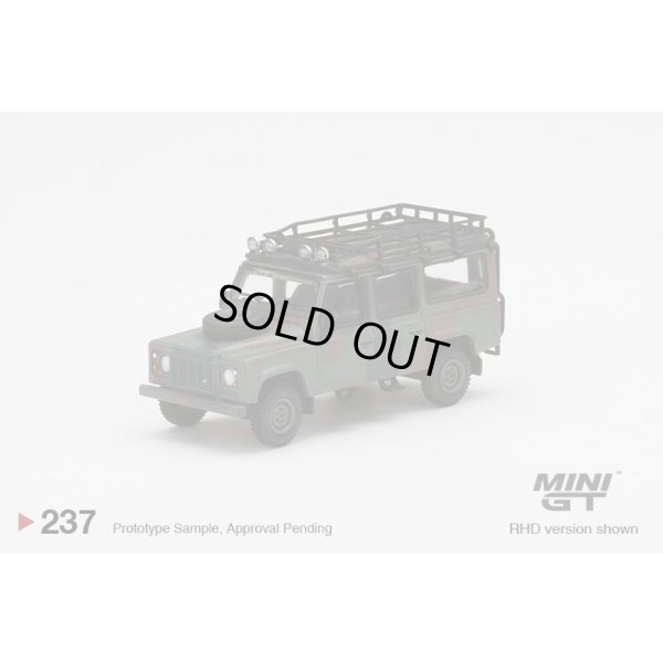 画像2: MINI GT 1/64 Land Rover Defender 110 Military Camouflage (香港限定)