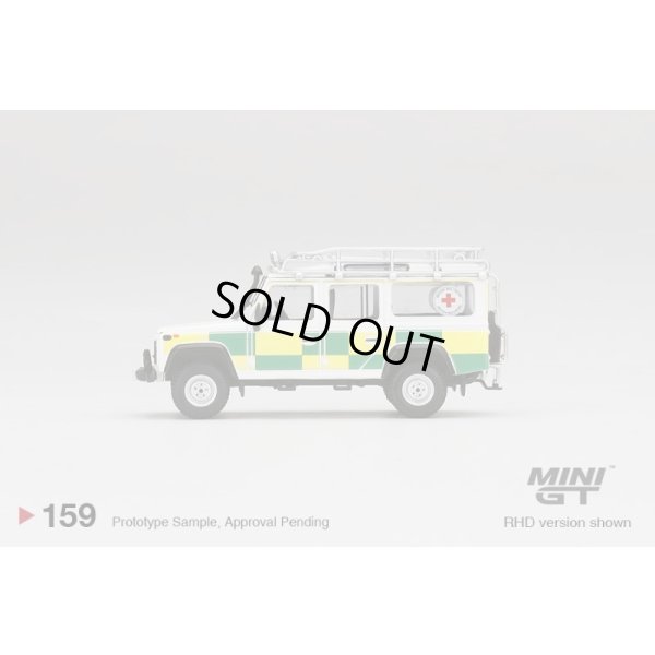 画像4: MINI GT 1/64 Land Rover Defender 110 British Red Cross Search & Rescue