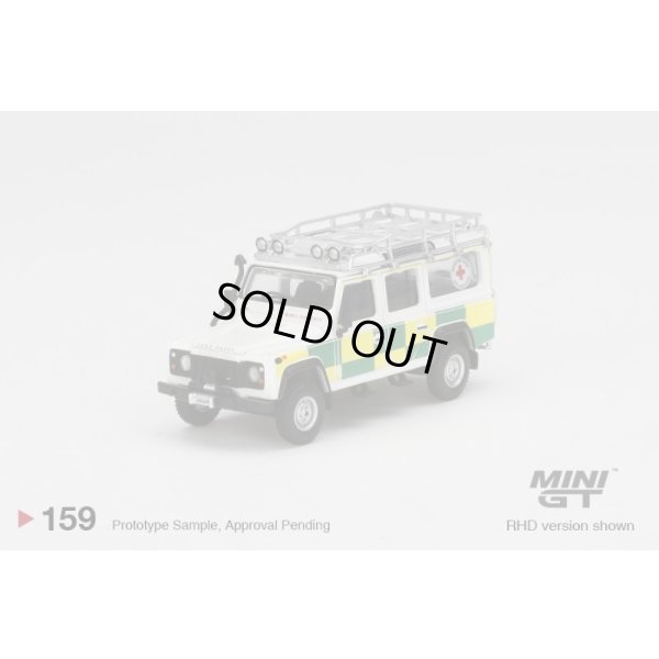 画像2: MINI GT 1/64 Land Rover Defender 110 British Red Cross Search & Rescue