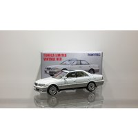 TOMYTEC 1/64 Limited Vintage NEO Toyota Chaser Avante G (White / Silver)