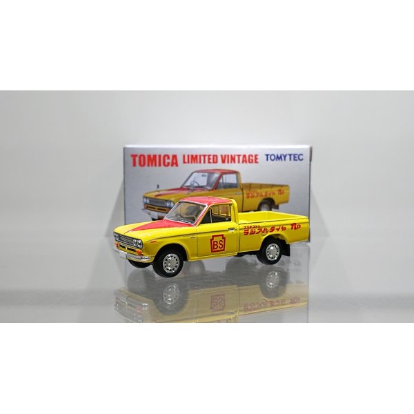 画像1: TOMYTEC 1/64 Limited Vintage Datsun Truck (Bridgestone)
