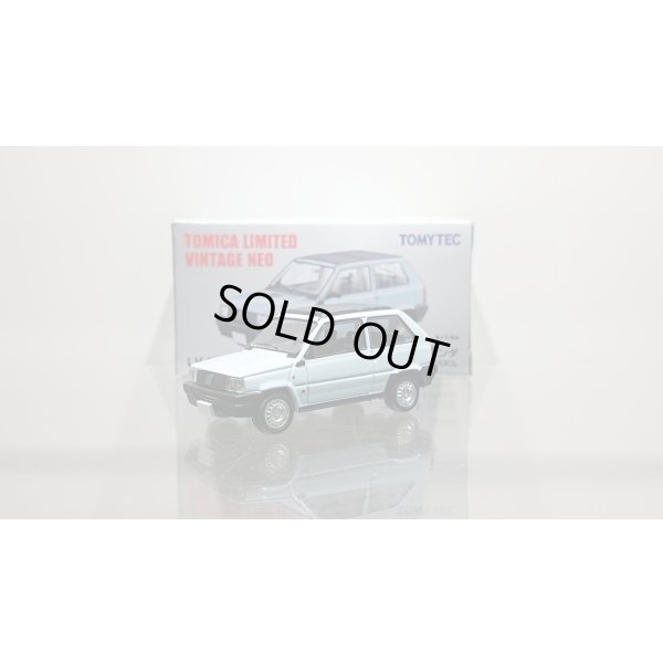 画像1: TOMYTEC 1/64 Limited Vintage NEO Fiat Panda 1000CL (Light Blue)