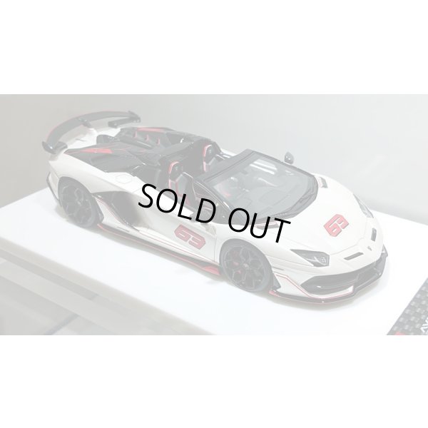 画像11: EIDOLON 1/43 Lamborghini Aventador SVJ 63 Roadster 2019 Pearl White Limited 63 pcs.