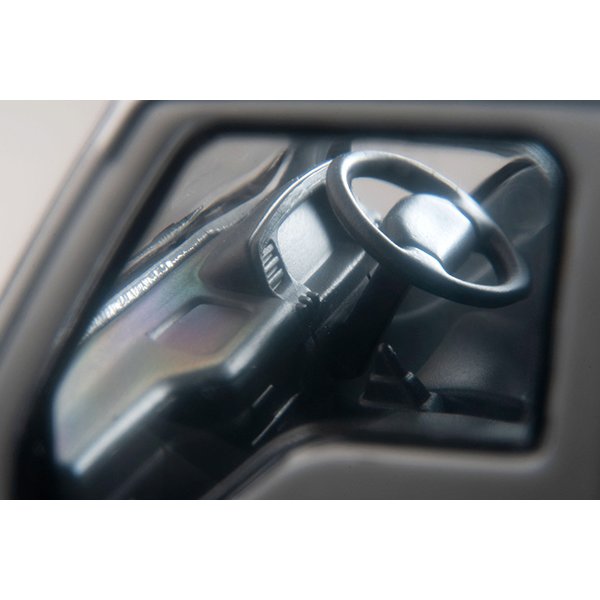 画像9: TOMYTEC 1/64 Limited Vintage NEO Isuzu Elf Panel Van (Family Mart)