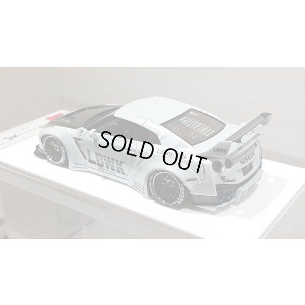 画像12: EIDOLON 1/43 LB WORKS R35 GT-R Type 1.5 (LB Shilhouette Wing) Metallic White / Black Stripes Limited 60 pcs.