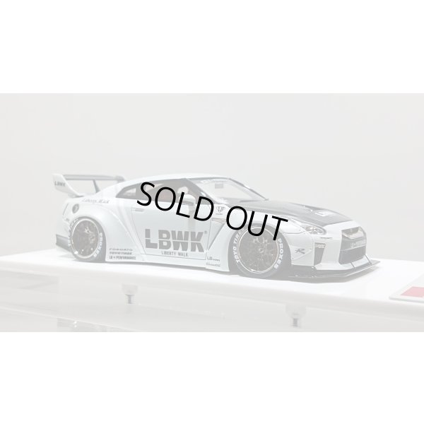 画像5: EIDOLON 1/43 LB WORKS R35 GT-R Type 1.5 (LB Shilhouette Wing) Metallic White / Black Stripes Limited 60 pcs.