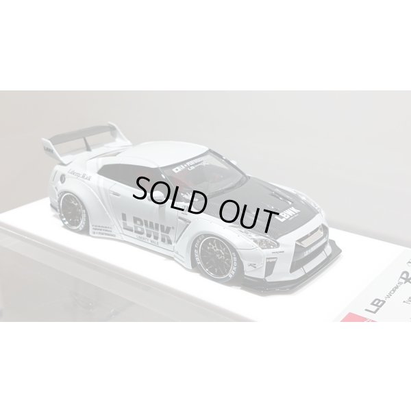 画像11: EIDOLON 1/43 LB WORKS R35 GT-R Type 1.5 (LB Shilhouette Wing) Metallic White / Black Stripes Limited 60 pcs.
