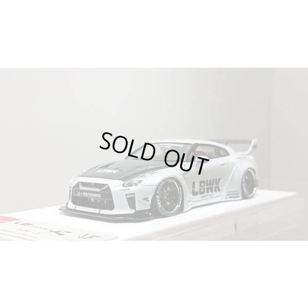 画像9: EIDOLON 1/43 LB WORKS R35 GT-R Type 1.5 (LB Shilhouette Wing) Metallic White / Black Stripes Limited 60 pcs.