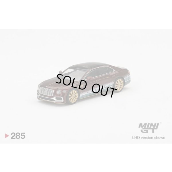 画像1: MINI GT 1/64 Bentley Flying Spur "The Reindeer Eight" (LHD) China Exclusive
