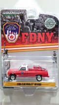 GREEN LiGHT EXCLUSIVE 1/64 1986 Chevrolet M1008 4x4 - FDNY with Fire Equipment, Hose and Tank