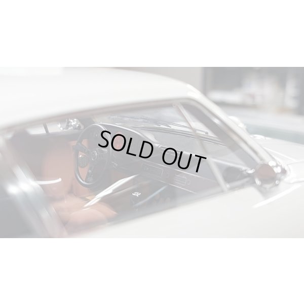 画像12: IDEA 1/18 Singer 911 (964) Coupe Light Gray Limited 120 pcs.