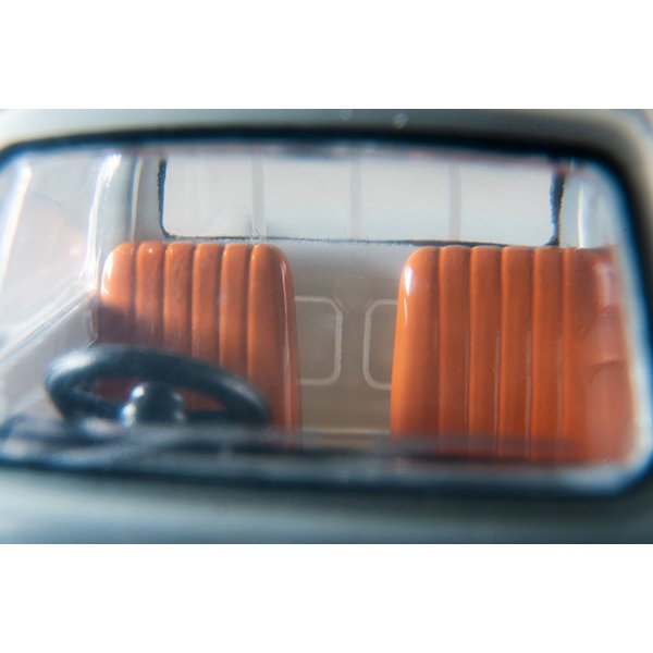 画像9: TOMYTEC 1/64 Limited Vintage Mazda Porter Cab Three-way opening (White) with figure