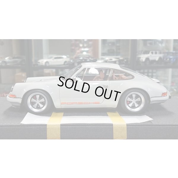画像2: IDEA 1/18 Singer 911 (964) Coupe Light Gray Limited 120 pcs.