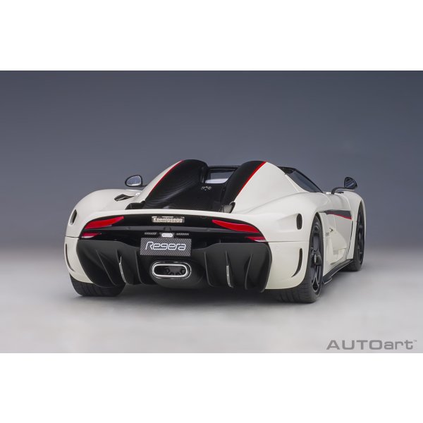 画像18: AUTOart 1/18 Koenigsegg Regera (Arctic White/Carbon with Red accents)