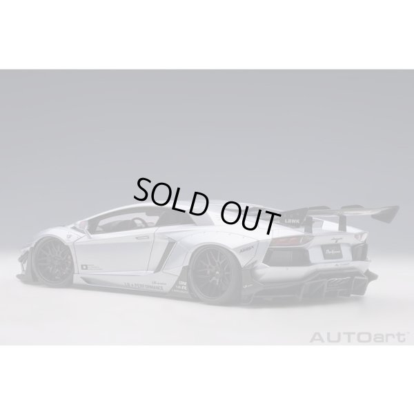画像2: AUTOart 1/18 Liberty Walk LB-WORKS Lamborghini Aventador Limited Edition (Matte Metallic Silver)