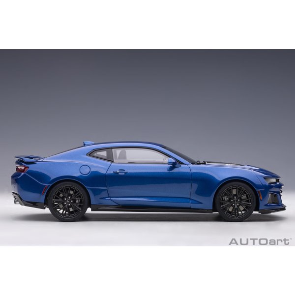 画像4: AUTOart 1/18 Chevrolet Camaro ZL1 2017 (Hyper Blue Metallic)
