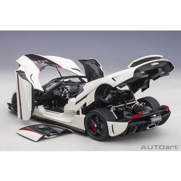 画像16: AUTOart 1/18 Koenigsegg Regera (Arctic White/Carbon with Red accents)