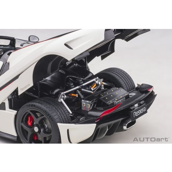 画像13: AUTOart 1/18 Koenigsegg Regera (Arctic White/Carbon with Red accents)